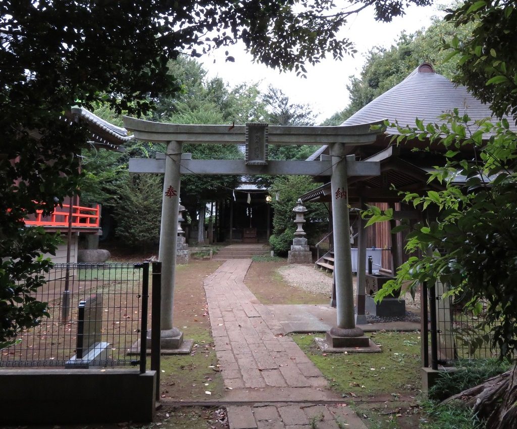 富塚鳥見神社二の鳥居