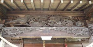 向拝の龍