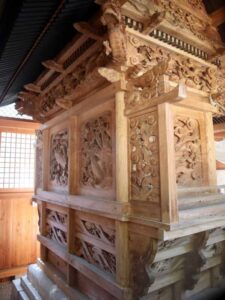 英多神社御本殿