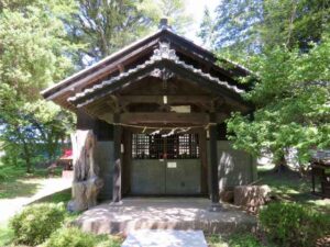 諏訪神社拝殿