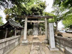 諏訪神社鳥居