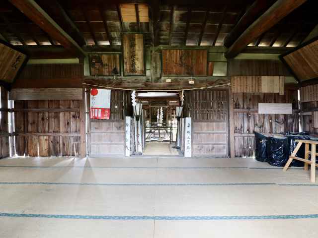竹室神社拝殿内部