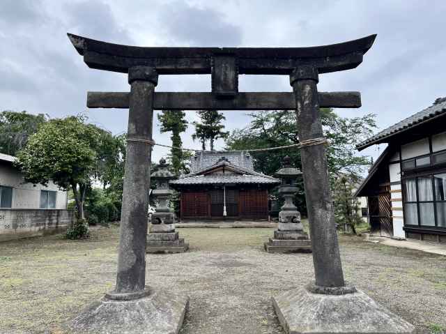 諏訪神社鳥居