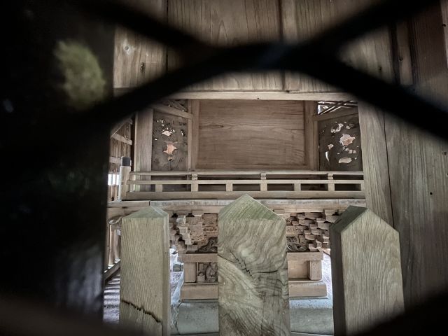 高下諏訪神社御本殿背面