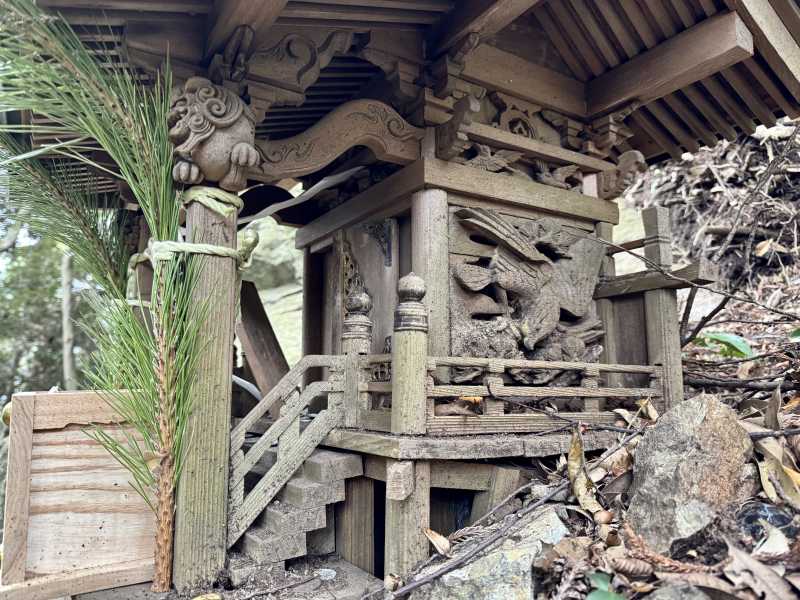 静三(體)龍神社