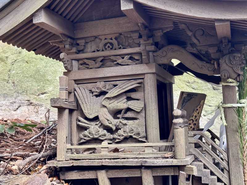 静三(體)龍神社