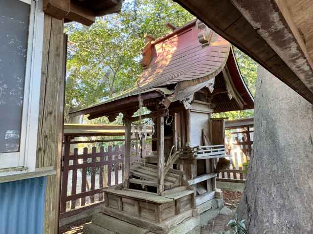 稲荷神社御本殿