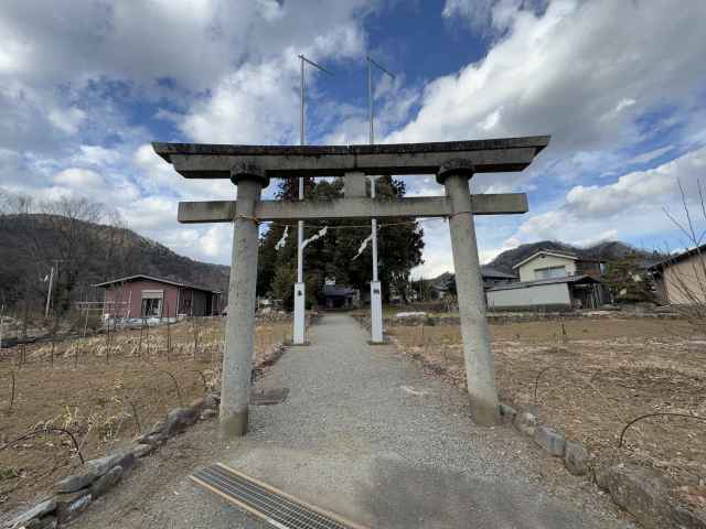 諏訪神社鳥居