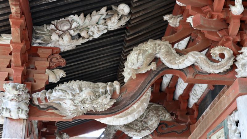 海老虹梁の龍