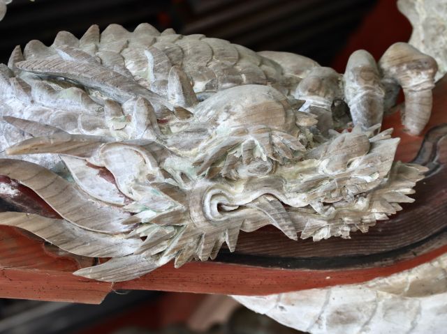 海老虹梁の龍