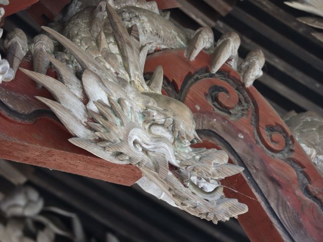 海老虹梁の龍