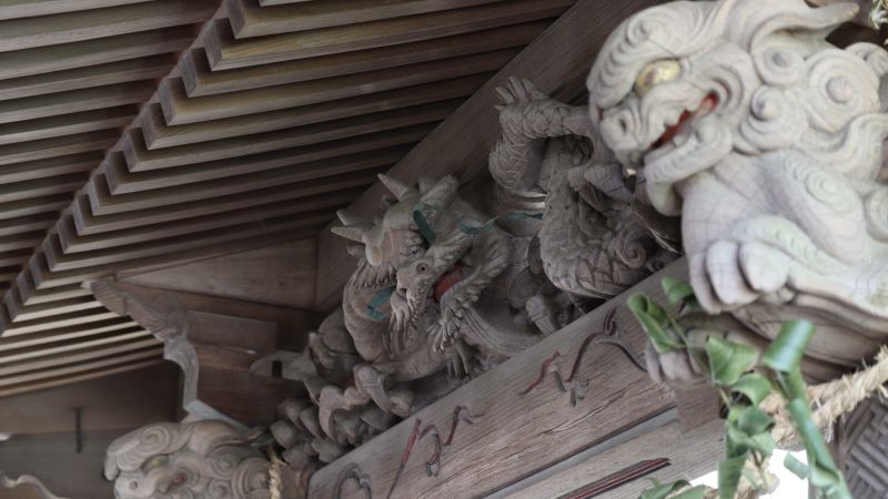 向拝の龍