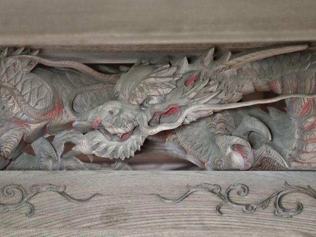 向拝の龍