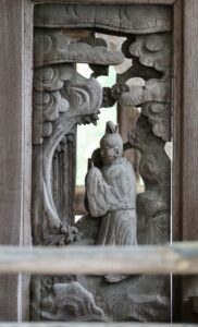 霊泉の調査にやって来た勅使