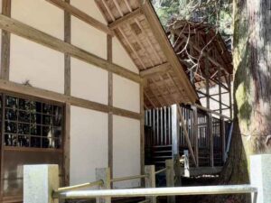 黒保根栗生神社御本殿覆屋