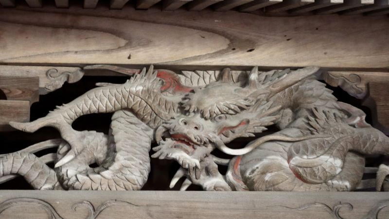 向拝の龍