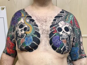 [生首と蛇と野晒し] 総手彫り肩額五分袖