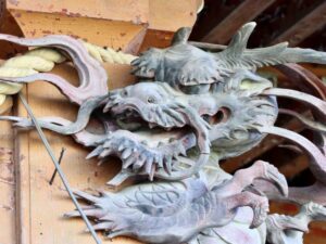 久伊豆神社拝殿向拝木鼻の龍