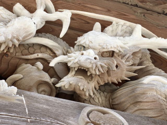向拝の龍