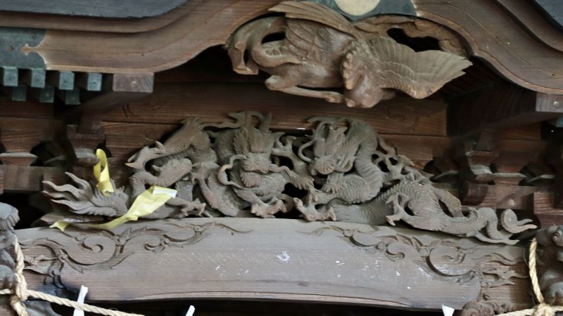 向拝の龍