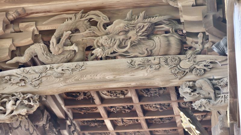 向拝の龍