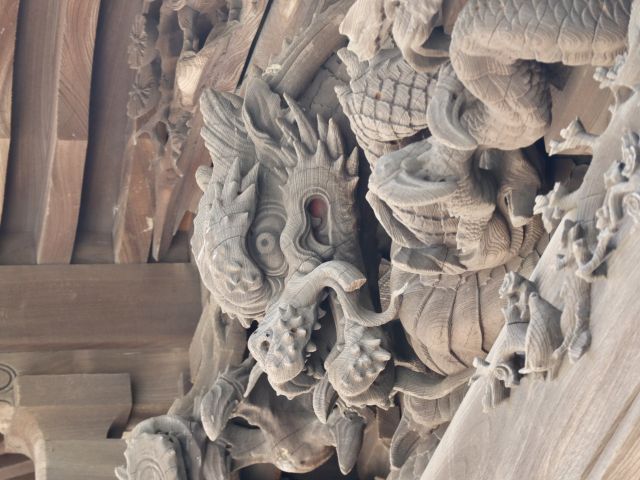 向拝の龍