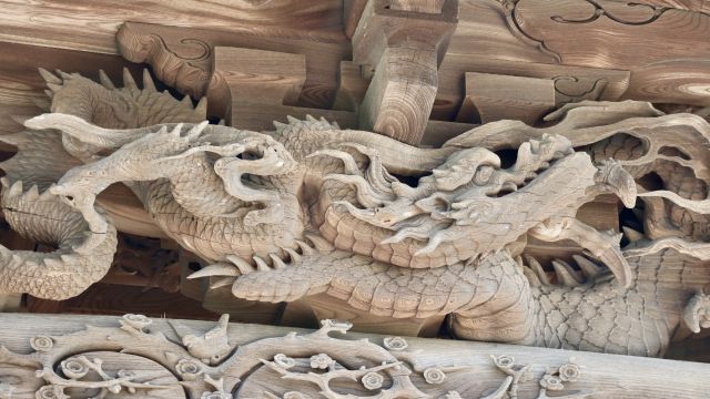 向拝の龍