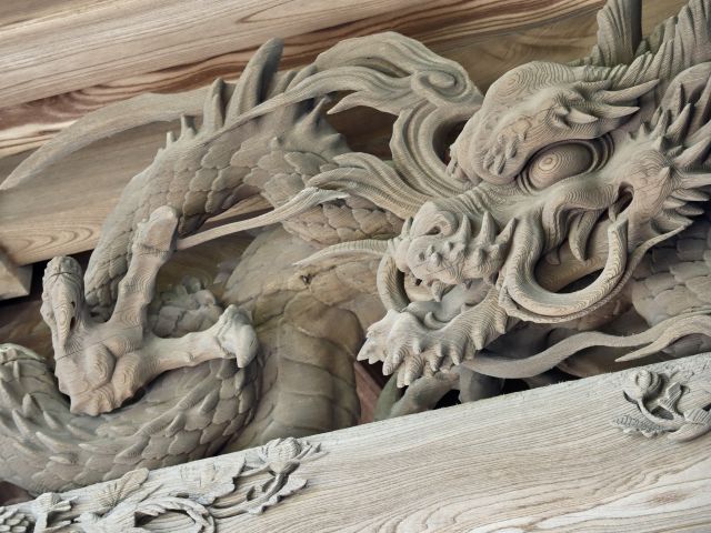 向拝の龍