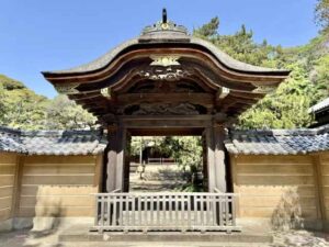 円覚寺方丈前唐門