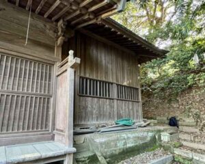 五霊社御本殿覆屋