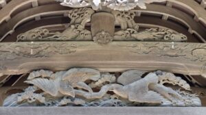 円覚寺方丈前唐門中備の松鷹