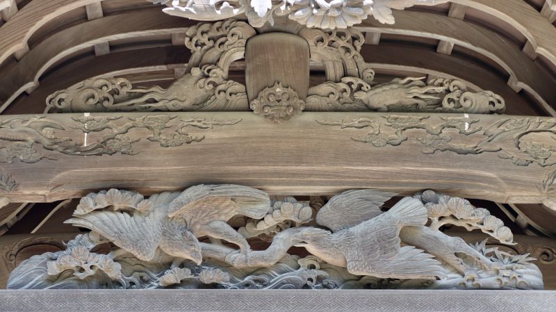 円覚寺方丈前唐門中備の松鷹