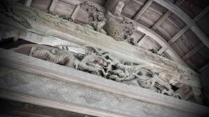 円覚寺方丈前唐門の龍