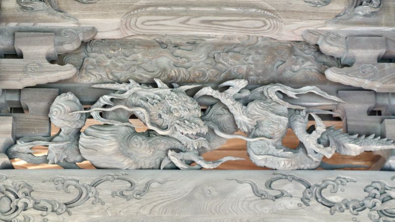 向拝の龍