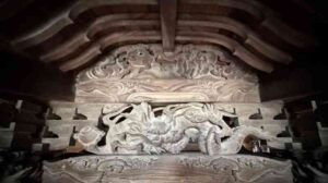 とある御本殿の向拝