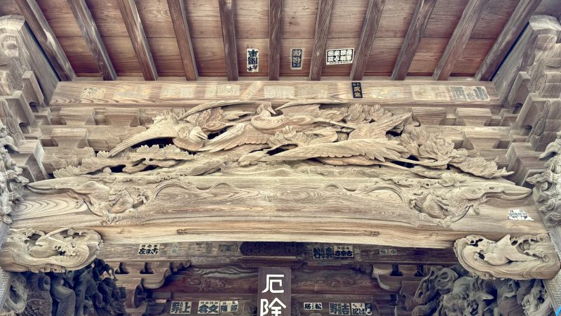 向拝の鶴