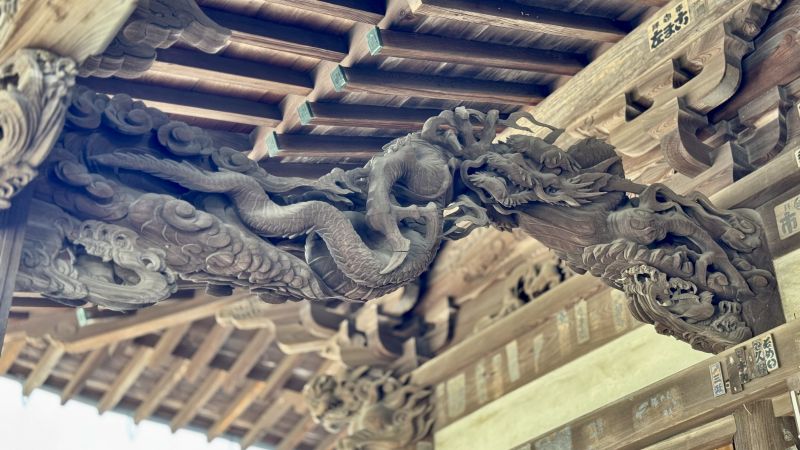 海老虹梁の龍