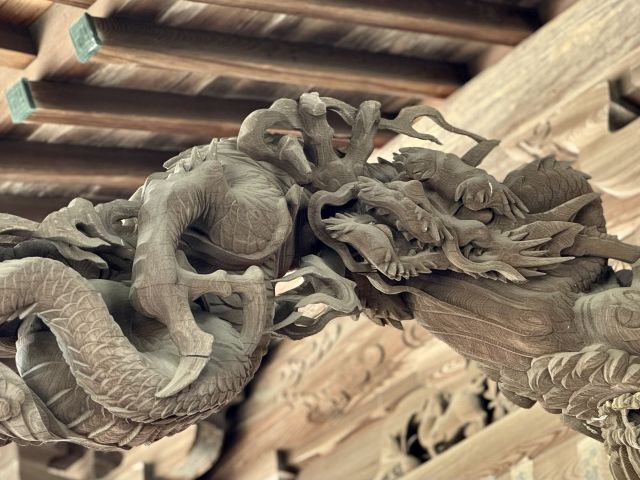 海老虹梁の龍