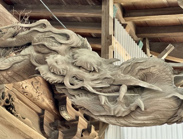 海老虹梁の龍