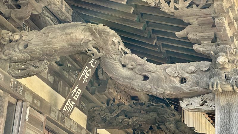 海老虹梁の龍