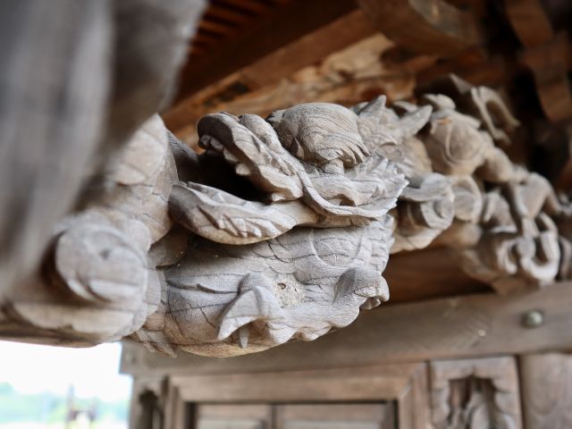 海老虹梁の龍