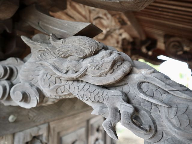 海老虹梁の龍