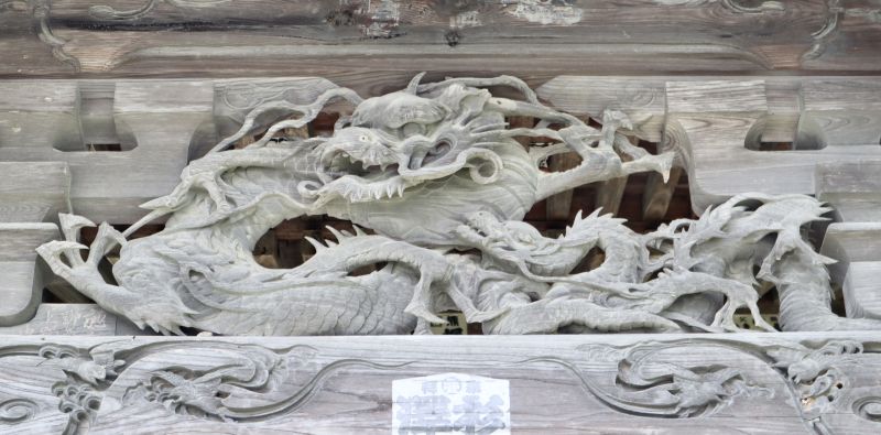 向拝の龍