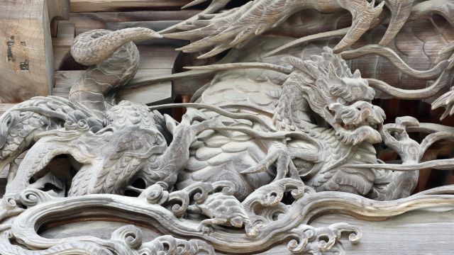 向拝の龍