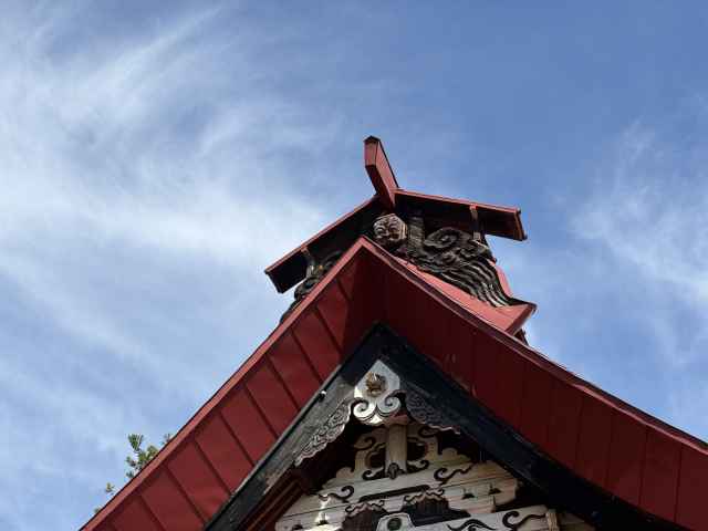 倉沢薬師堂本堂大棟鬼板