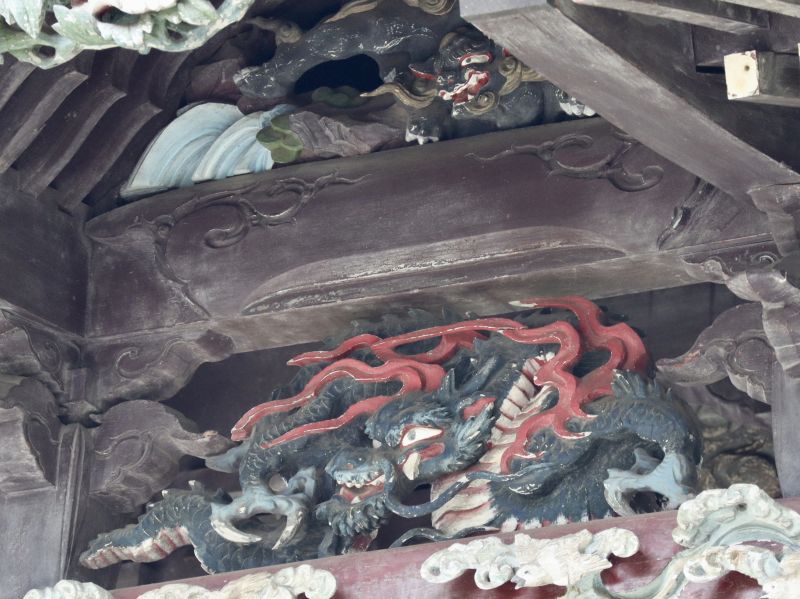 向拝の龍