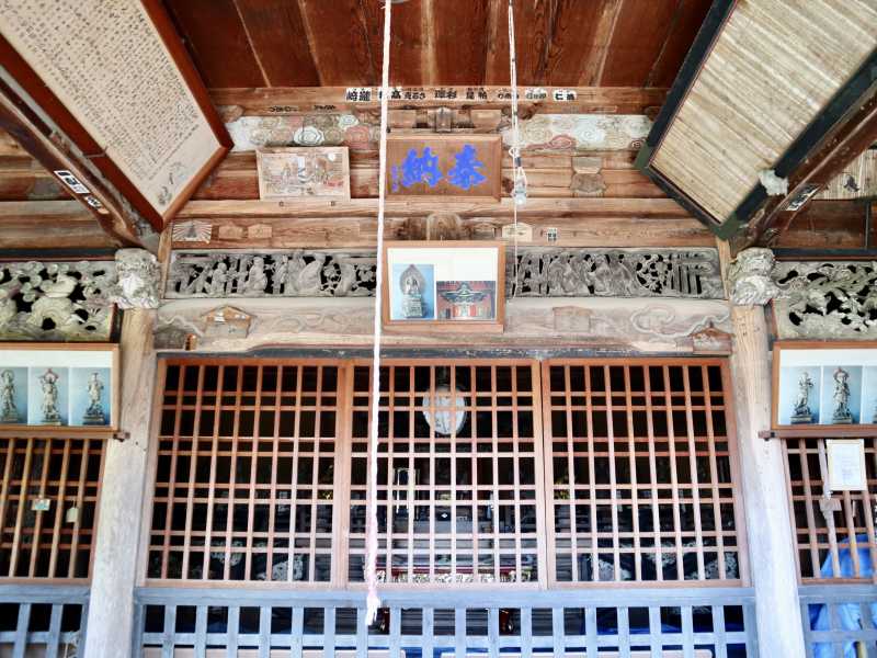 倉沢薬師堂本堂内外陣境欄間