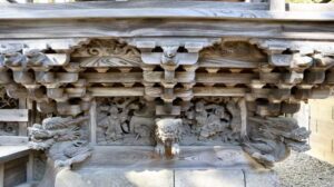 春日宮御本殿縁下