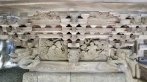 春日宮御本殿縁下