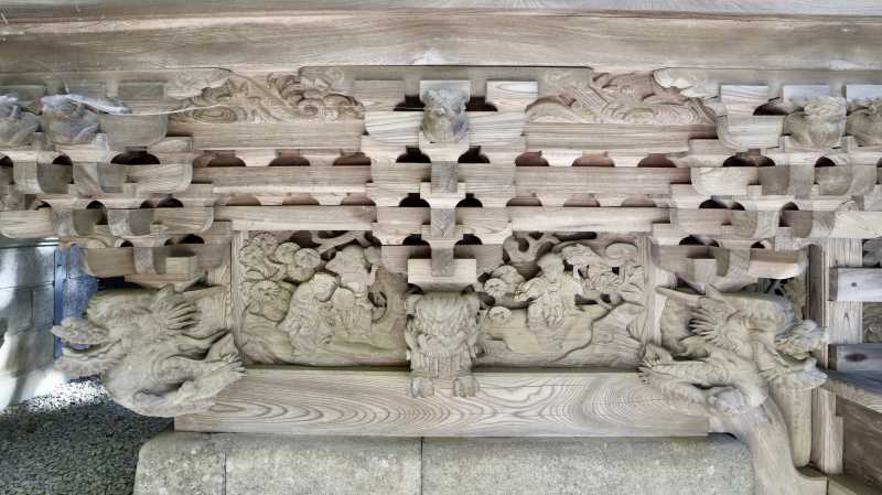 春日宮御本殿縁下